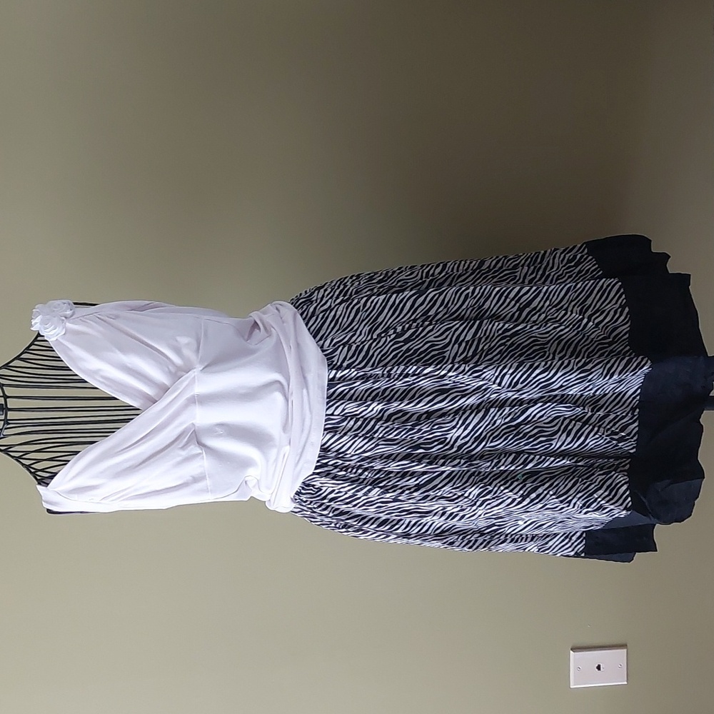SILK CLUB Collection Skirt, size 10, 30% silk, and 70% cotton.